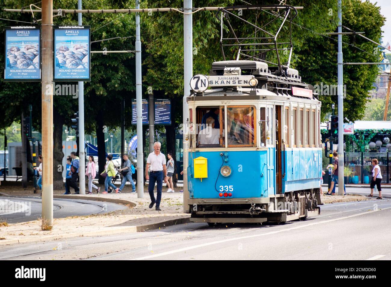 STOCKHOL, SVEZIA - 01 luglio 2018: Vecchio tram numero 7 sulla strada per Djurgarden a Stoccolma. Foto Stock