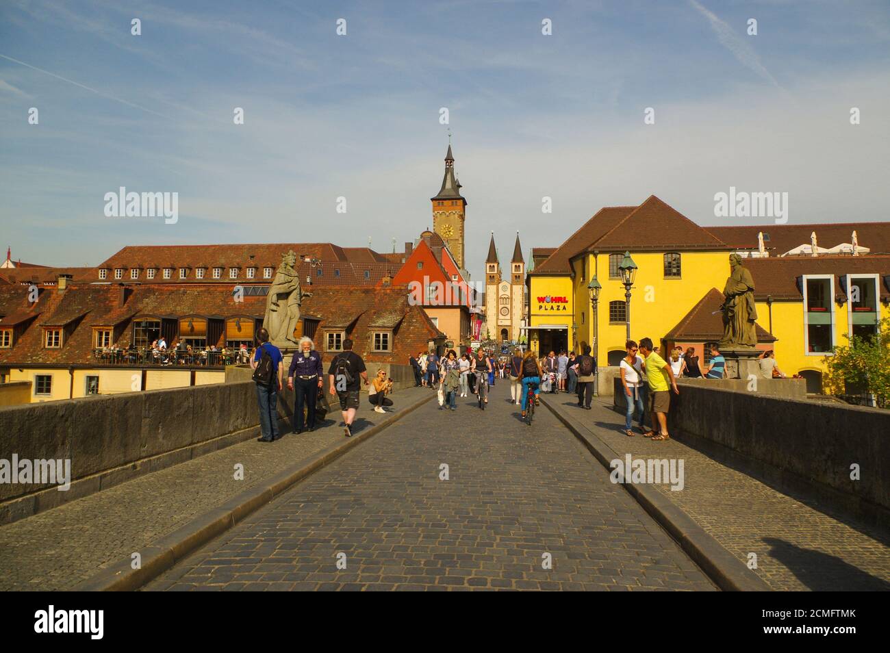 Wurzburg, Germania - 06 maggio 2015: Vista sul Ponte Vecchio. Foto Stock