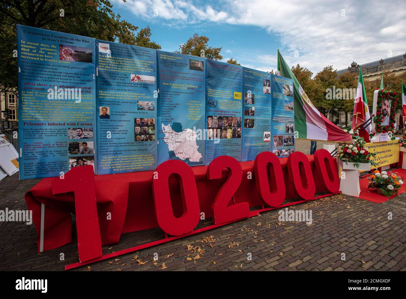 Plein, l'Aia, Paesi Bassi. Mercoledì 16 settembre, 2020. La protesta di oggi sul Plein è stata solo una delle numerose manifestazioni che si sono svolte in tutto il mondo per salvare la vita dei prigionieri politici detenuti nella prigione di Evin in Iran. A giorni di manifestazione è stato quello di mettere in luce l'esecuzione di uno, la mattina di Sabato 12 settembre, 2020. Il lottatore campione olimpico di 27 anni, Navid Afkari, un prigioniero politico, è stato giustiziato all'inizio di quella mattina, nonostante una campagna globale che ha chiesto all'Iran di revocare la sua esecuzione. Credit: Charles M Vella/Alamy Live News Foto Stock