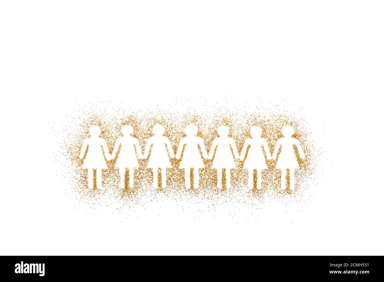 Gruppo di donne che si levano in piedi insieme e che tengono le mani sull'oro glitter su sfondo bianco Foto Stock