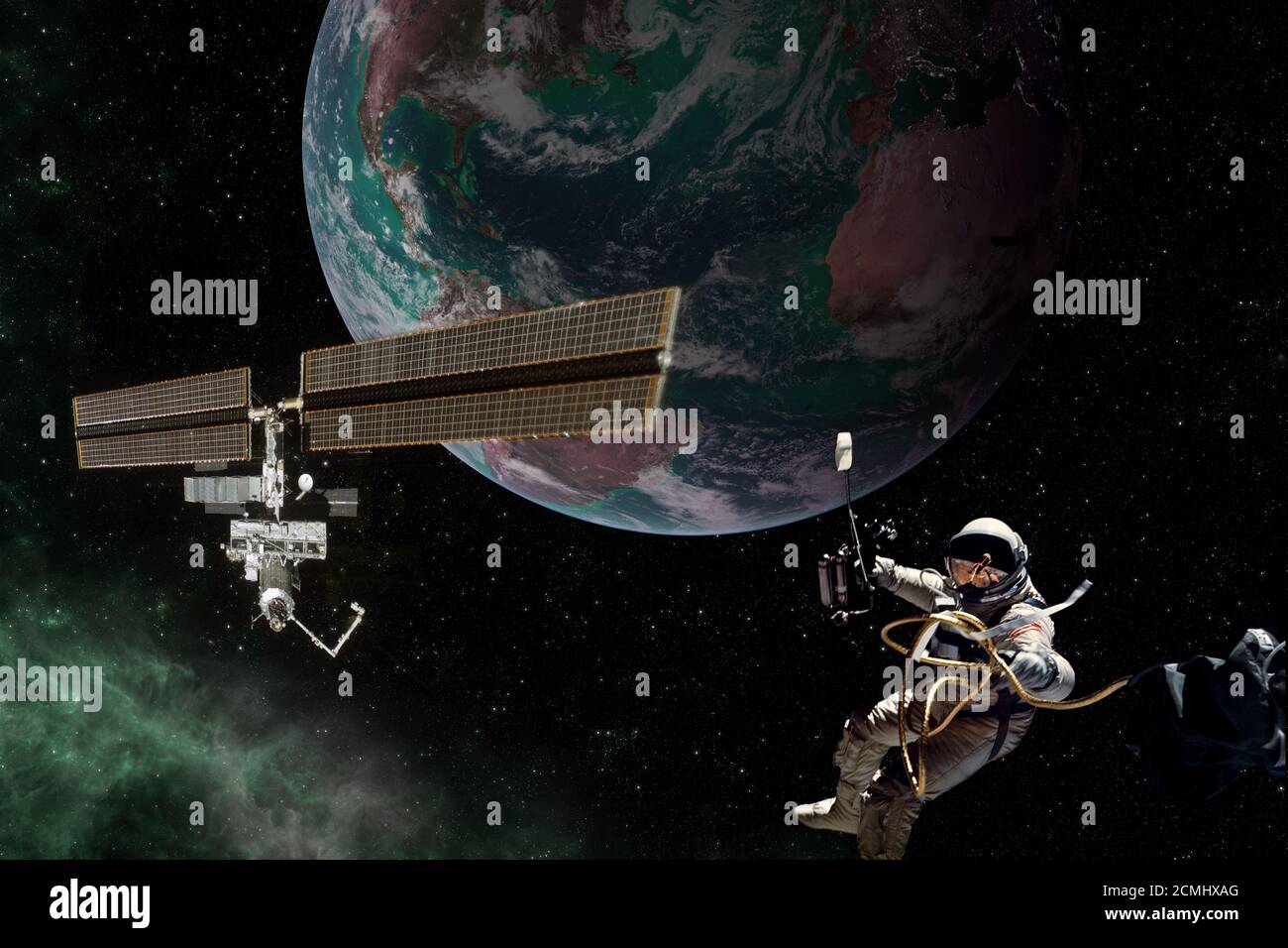 Missione esplorativa ISS con un astronauta vicino alla terra Elementi di questa immagine forniti dalla NASA Foto Stock