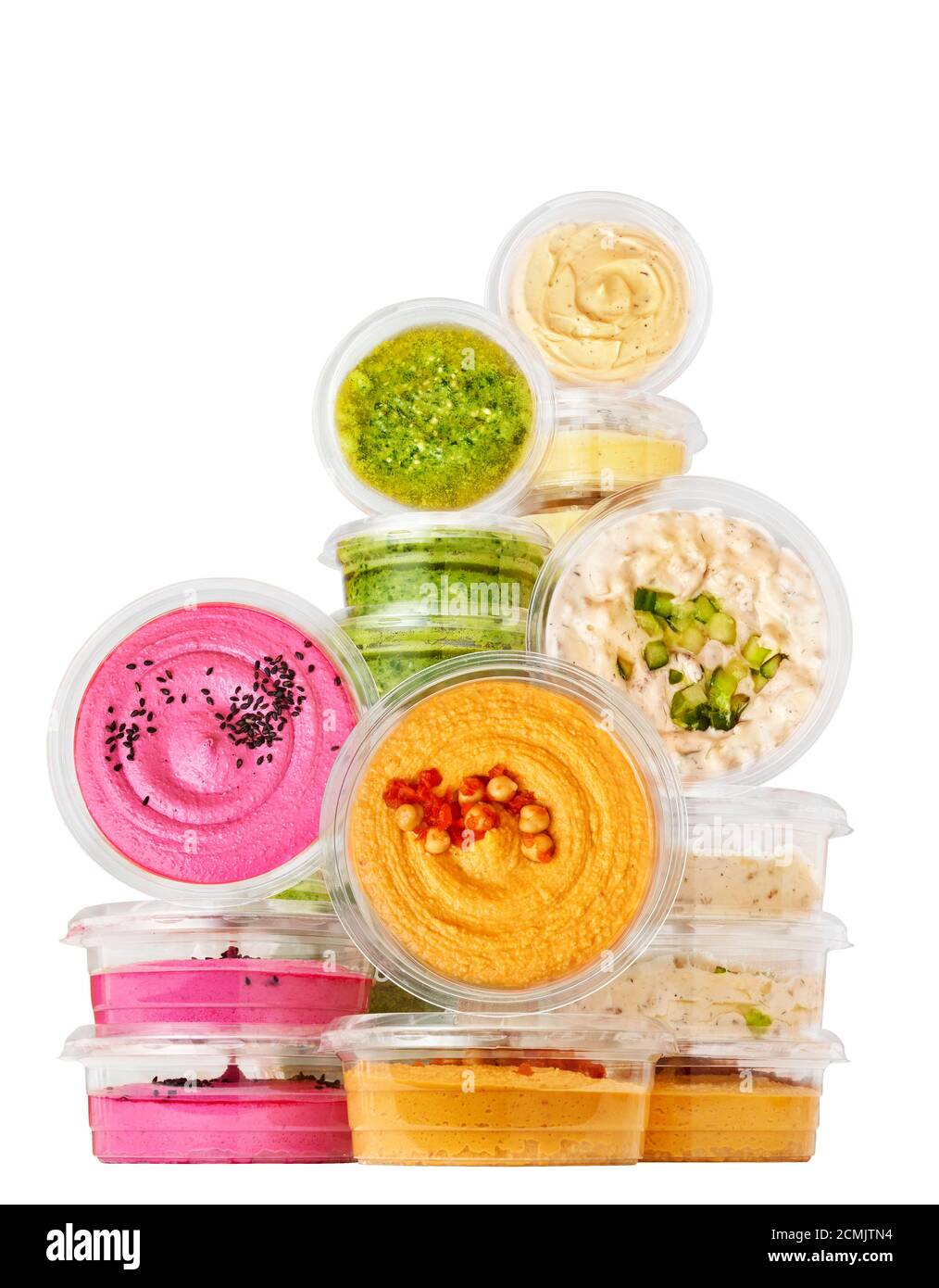 Vari tipi di sughi confezionati in un ambiente studio, isolati su bianco. Foto Stock