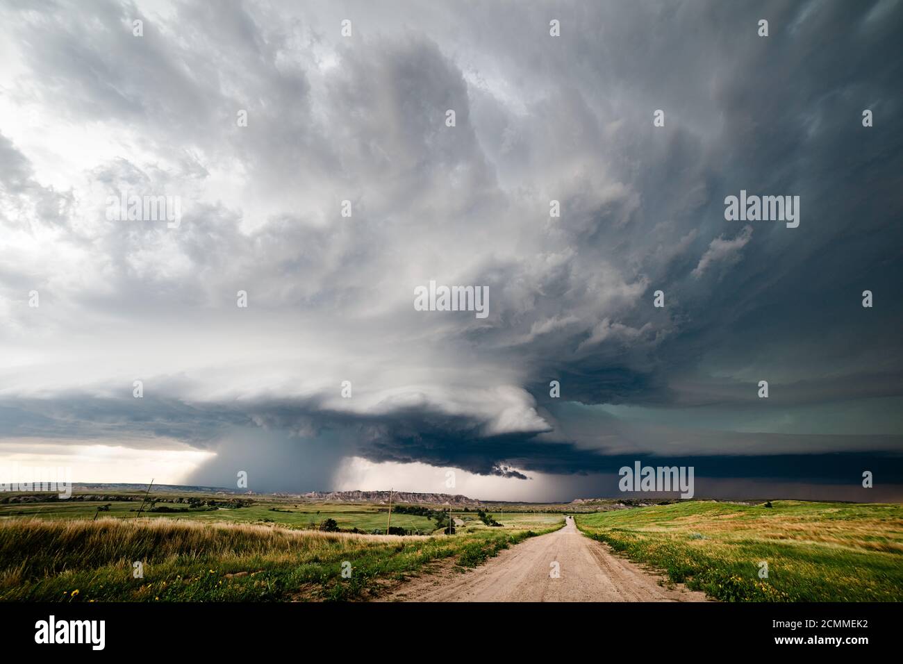 Badlands National Park, South Dakota, tempesta delle supercelle e paesaggio panoramico Foto Stock