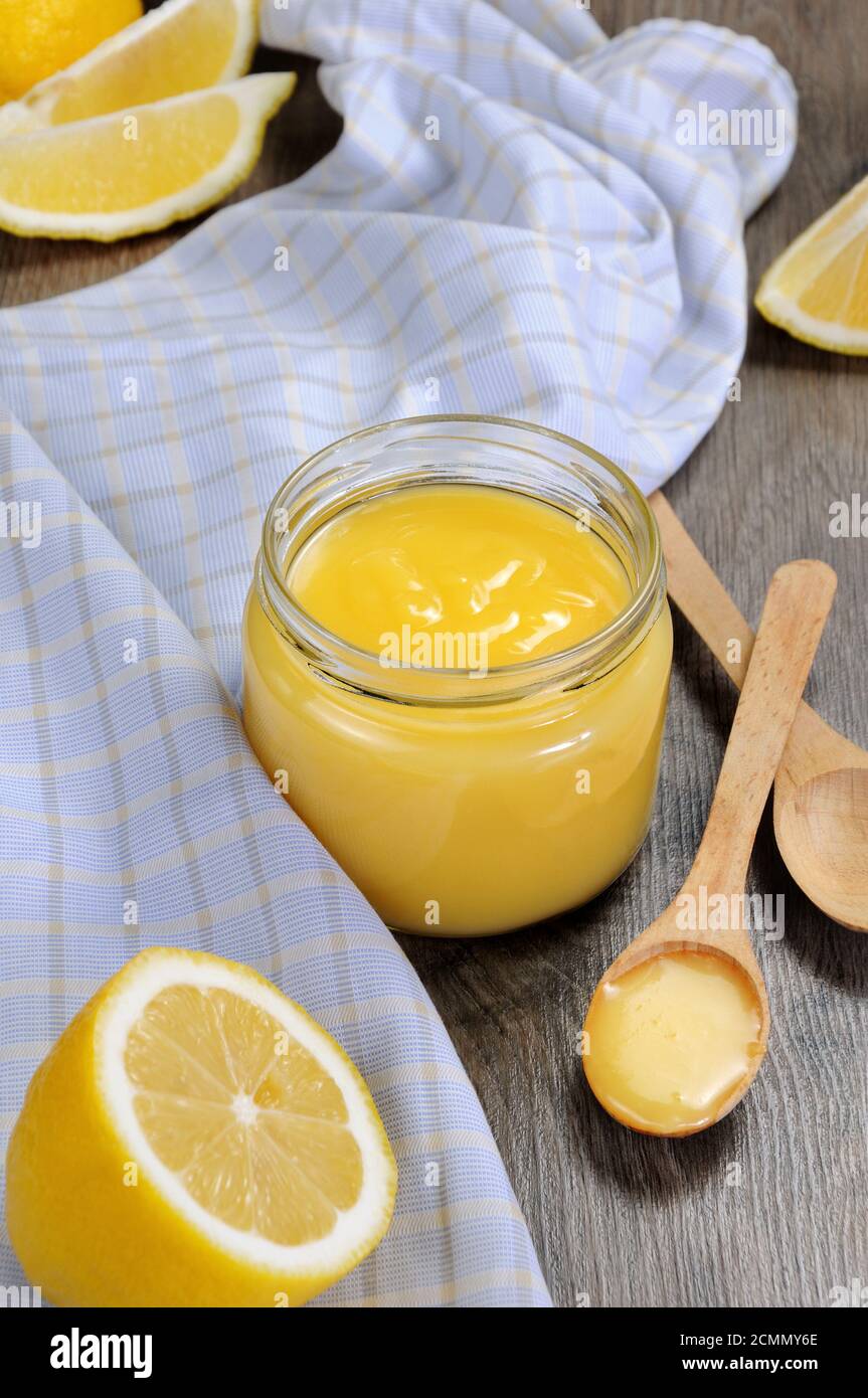 Limone curd - crema di succo di limone. Questo è un classico, è usato per l'uso con i toast, in tartas, ca Foto Stock