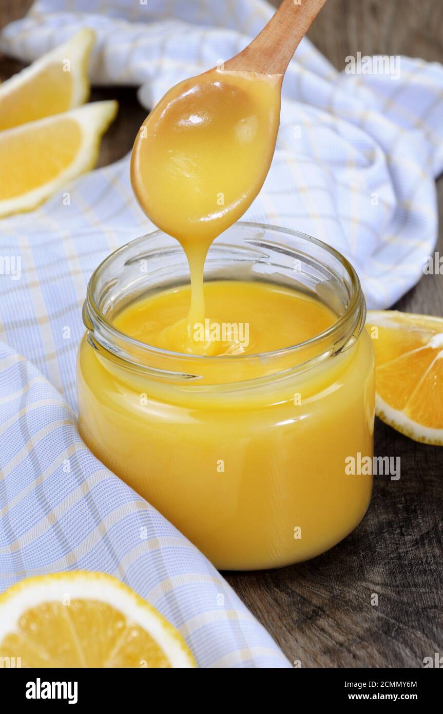 Limone curd - crema di succo di limone. Questo è un classico, è usato per l'uso con i toast, in tartas, ca Foto Stock