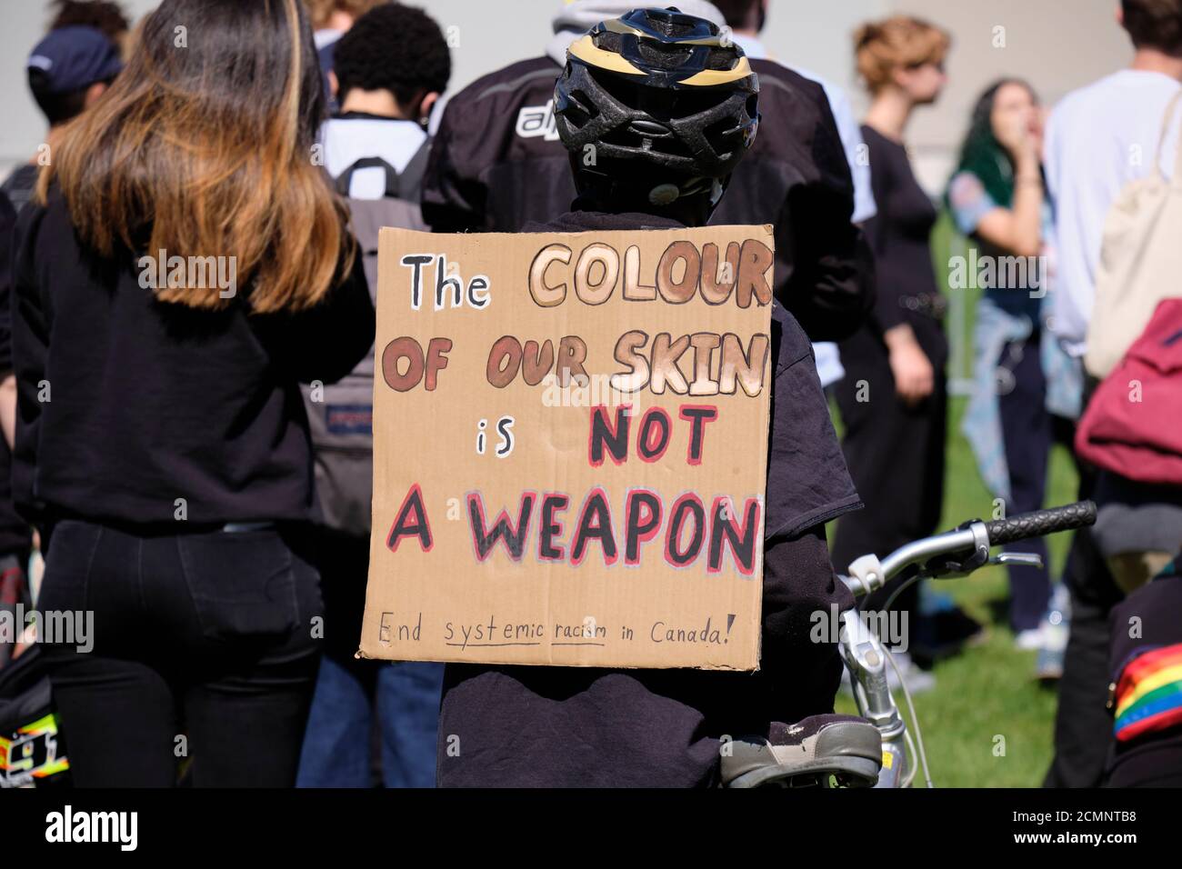 Ottawa, Canada. "Il colore della nostra pelle non è un'arma" al rally BLM Foto Stock