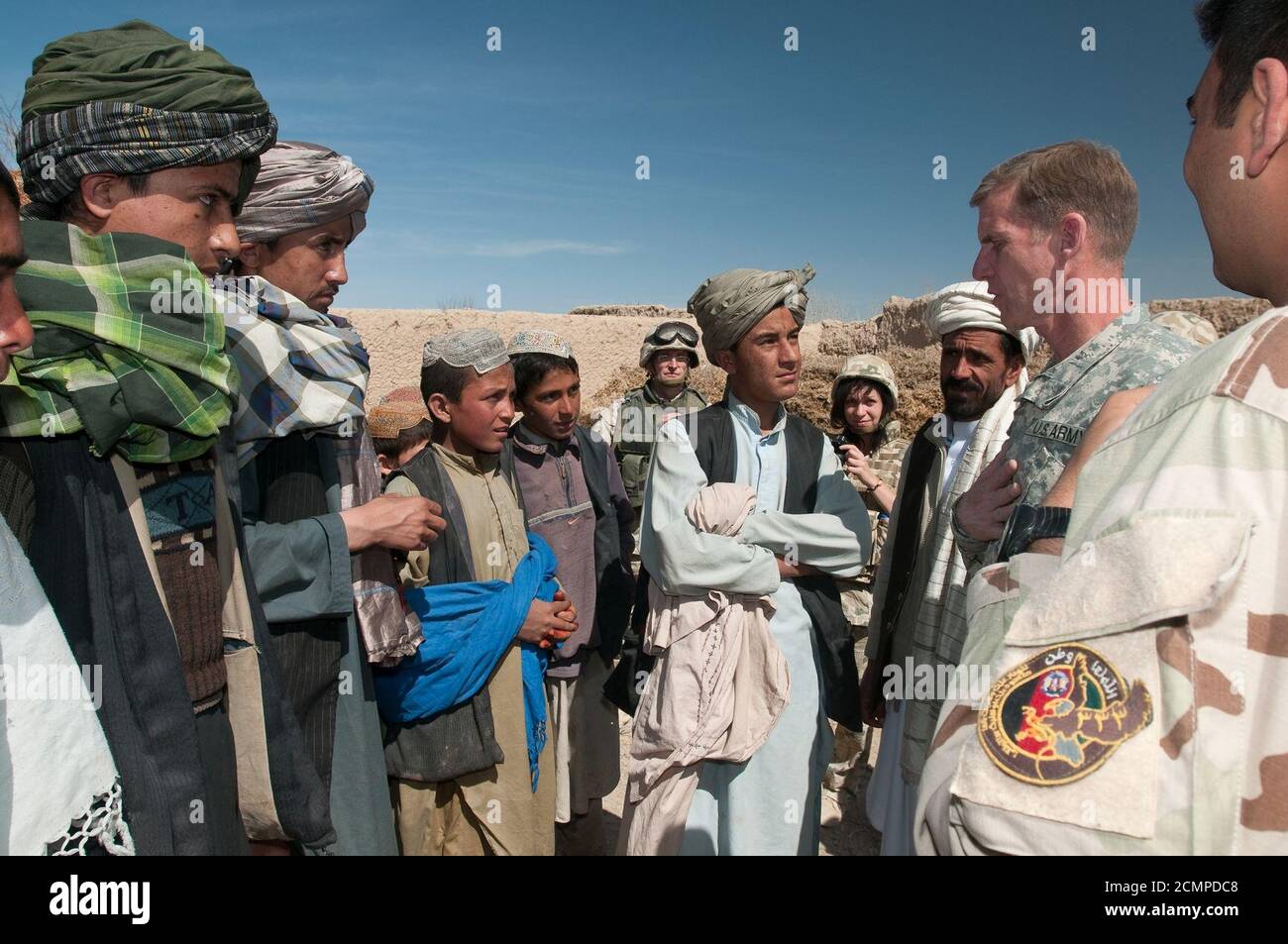 Pattuglia comune nella provincia di Ghazni Foto Stock