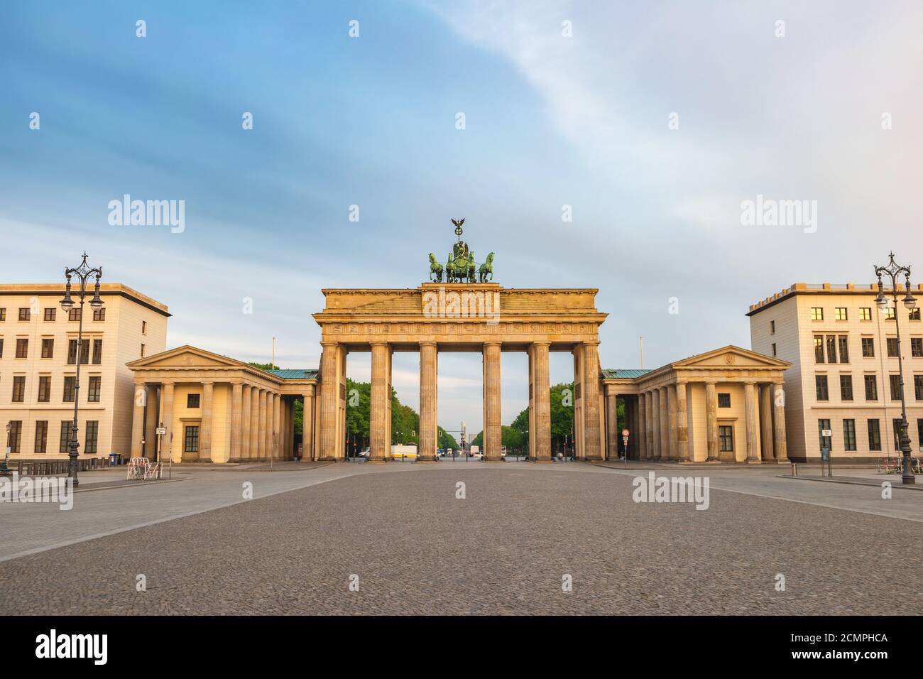 Berlino Germania, skyline della città presso la Porta di Brandeburgo (Brandenburger Tor) Foto Stock