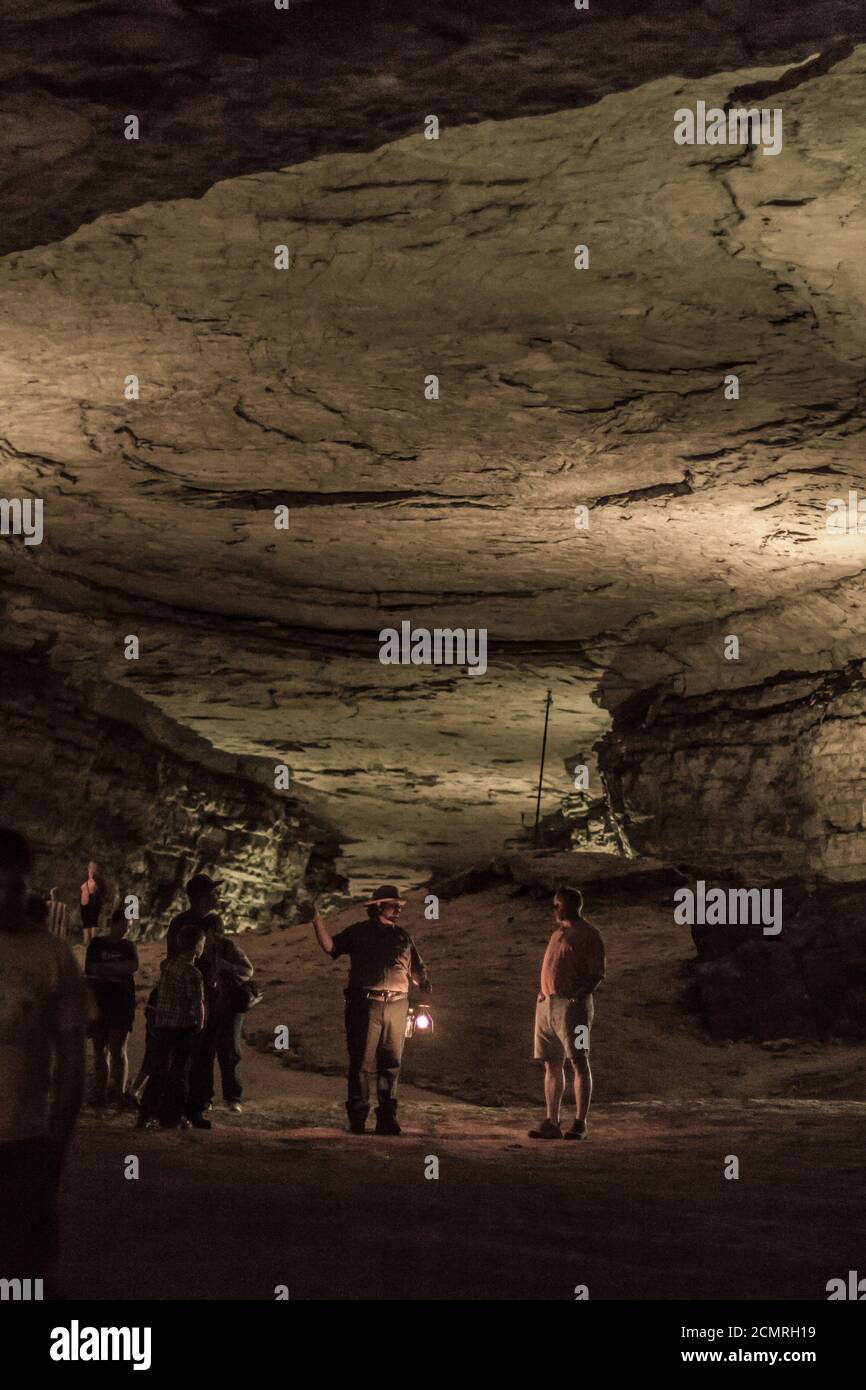 Vista interna di una grotta nel parco nazionale di Mammoth Cave Foto Stock