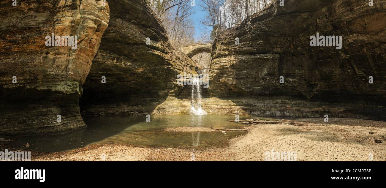 Cascade Falls presso il Matthiessen state Park di Oglesby, Illinois Foto Stock