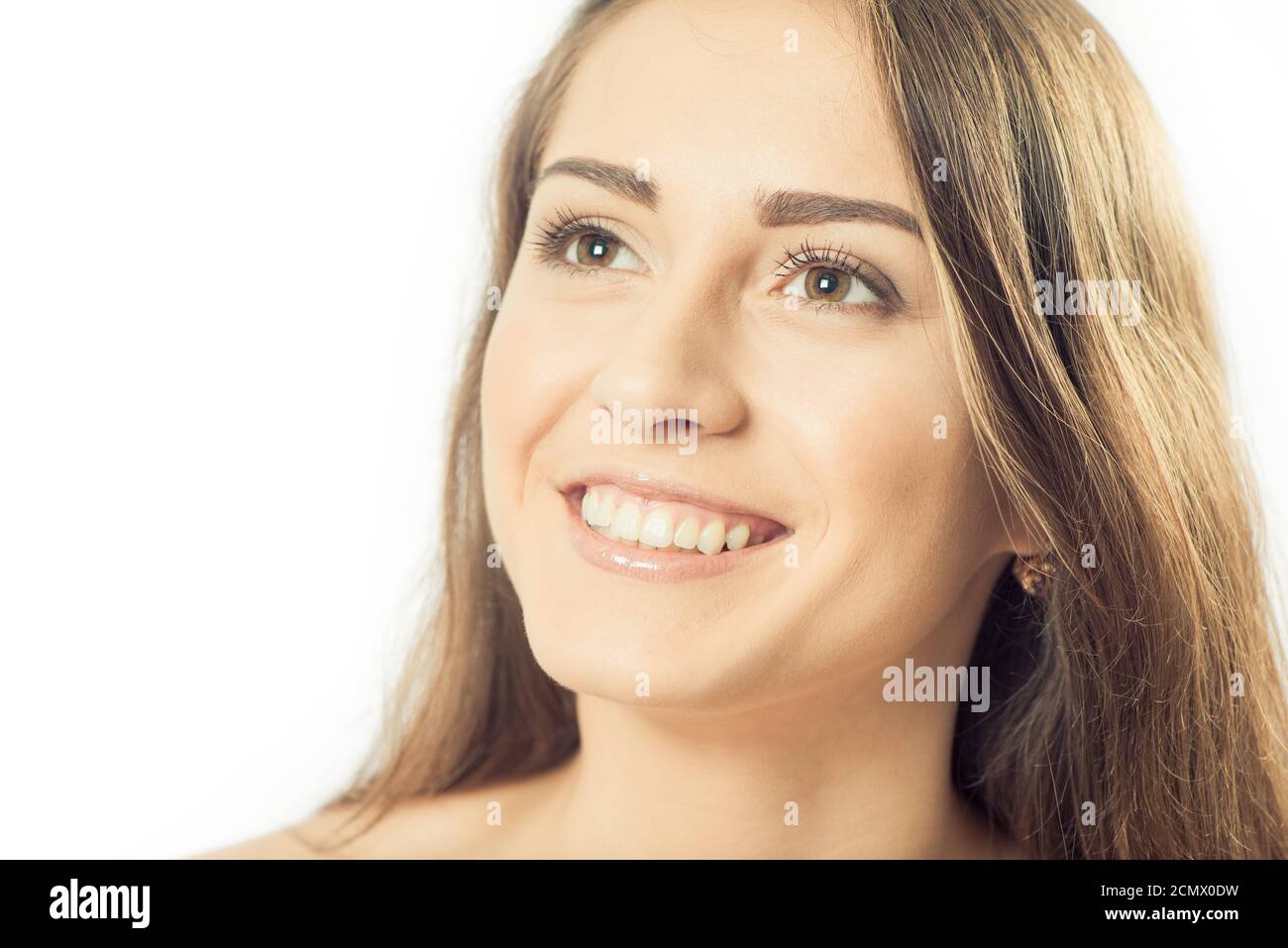 Giovane donna brunetto ritratto con emozioni espressive Foto Stock
