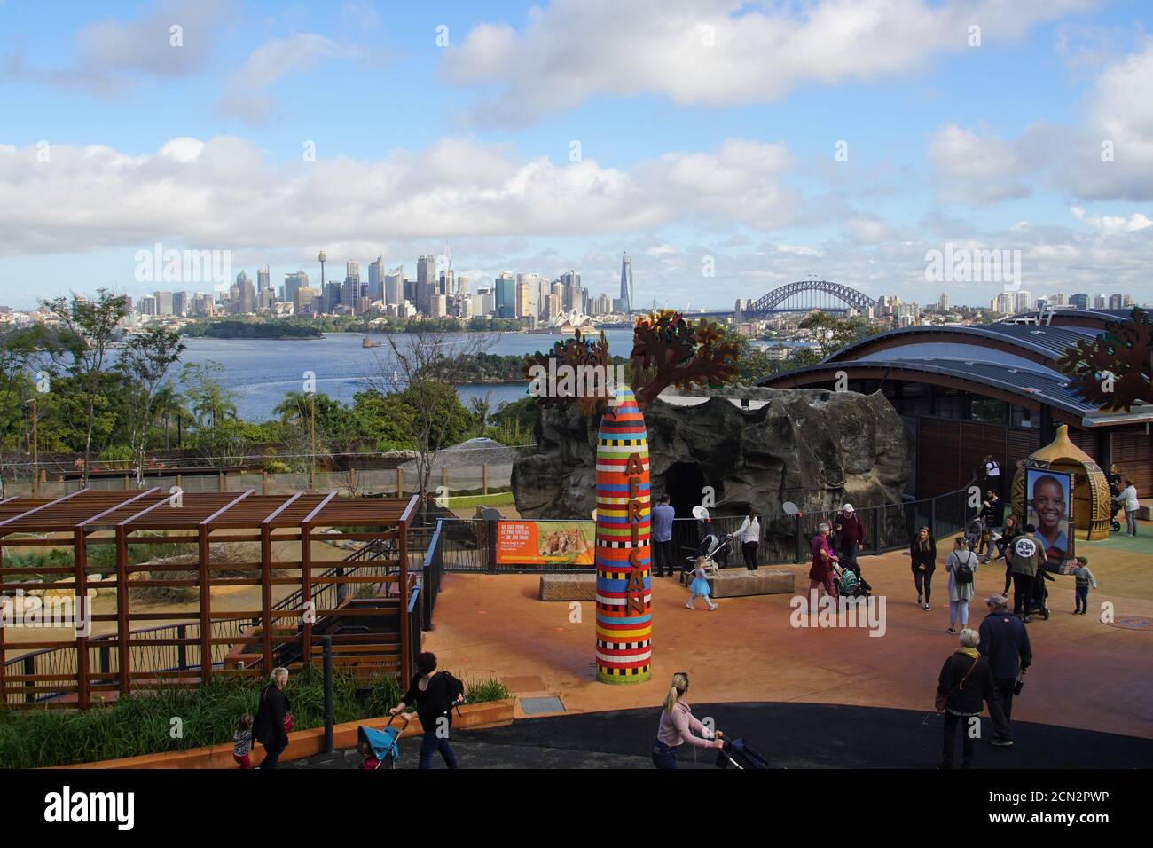 Vista panoramica dello skyline di Sydney dallo zoo di Taronga Foto Stock