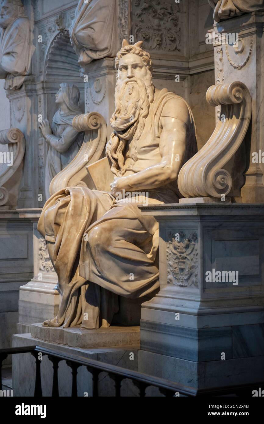 Tomba di Papa Giulio II, statua di Mosè di Michaelangelo. Michelangelo Buonarroti, Chiesa di San Pietro in vincoli, Roma, Italia Foto Stock