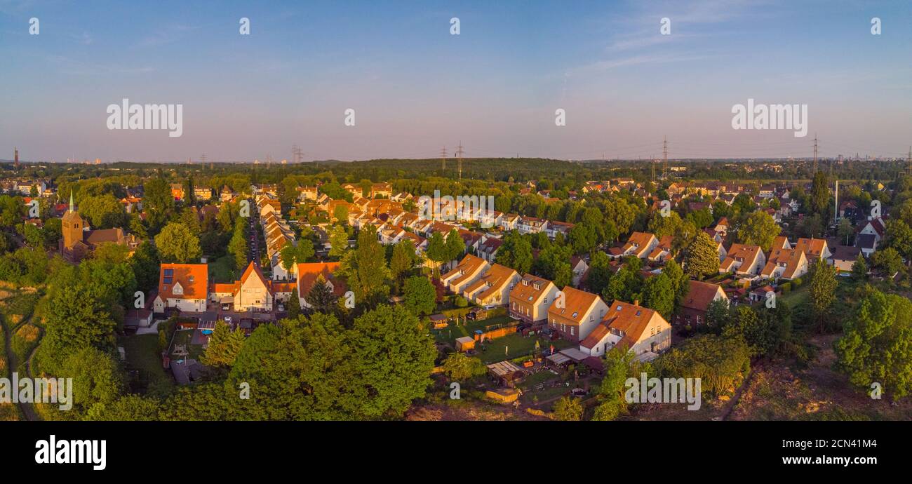 Una vista aerea su Essen Karnap durante il tramonto Foto Stock