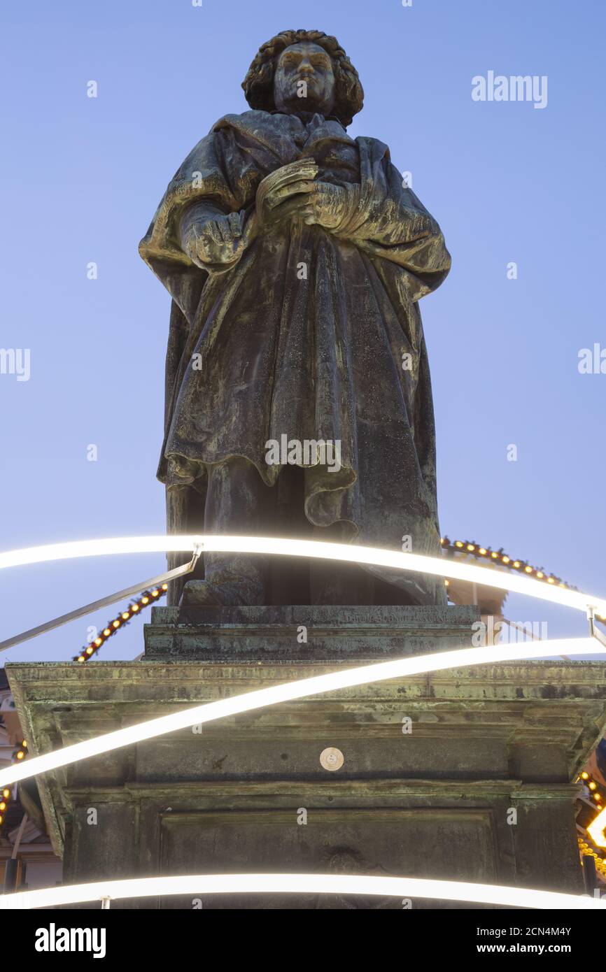 Monumento a Beethoven al mercatino di Natale di Bonn Foto Stock