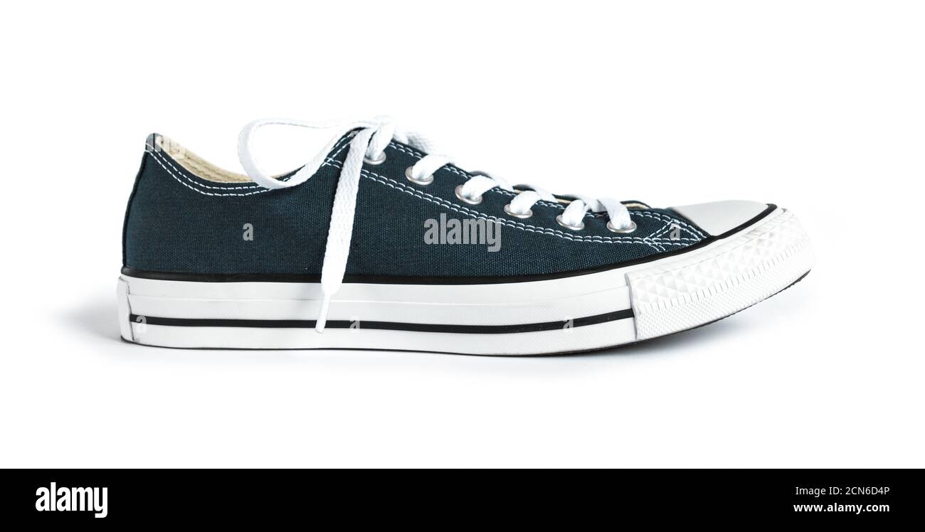 Blue sneaker isolati su sfondo bianco Foto Stock