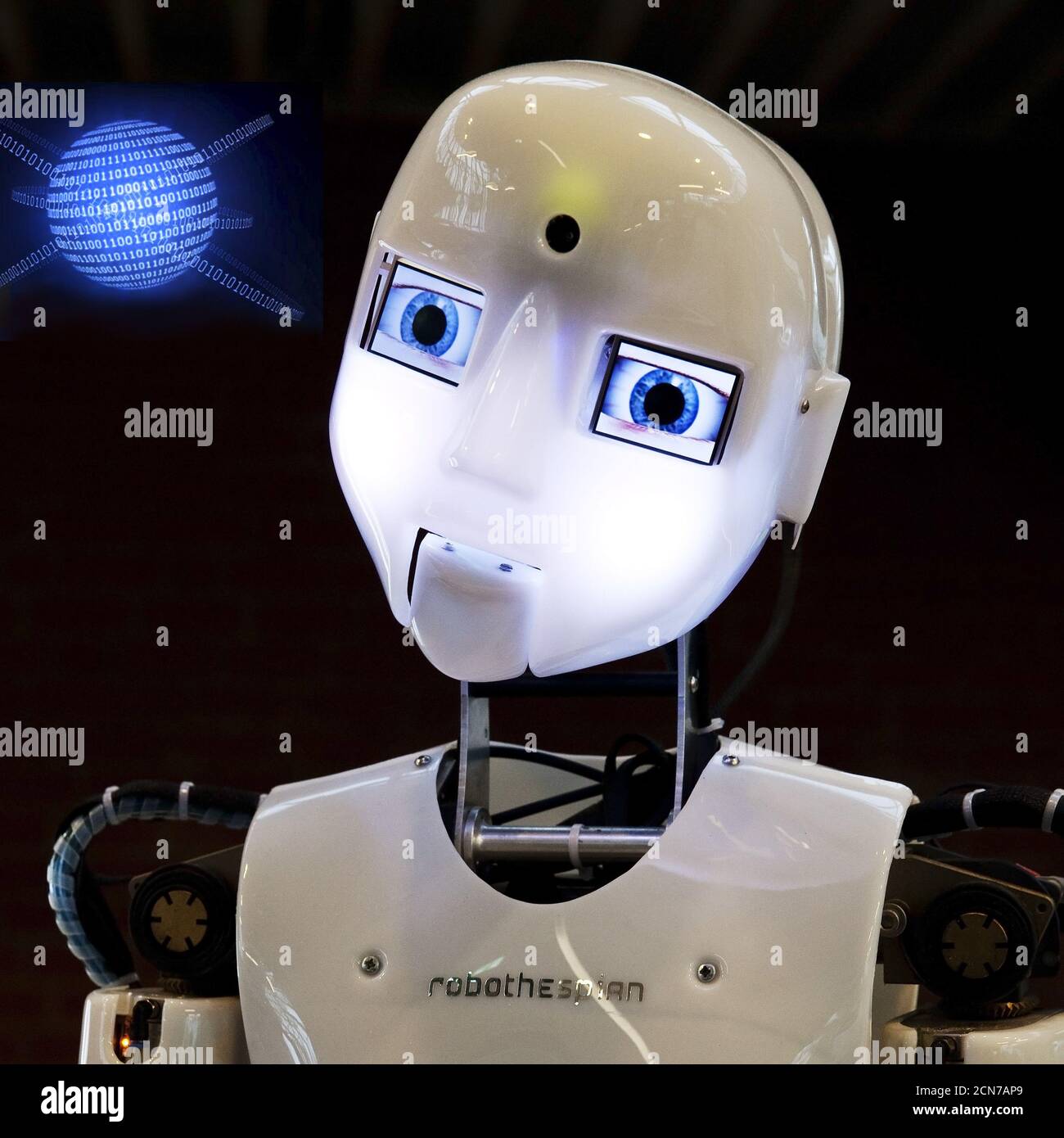 Fotomontaggio, il robot umanoide RoboThespian con una terra digitale dai numeri zero e uno Foto Stock
