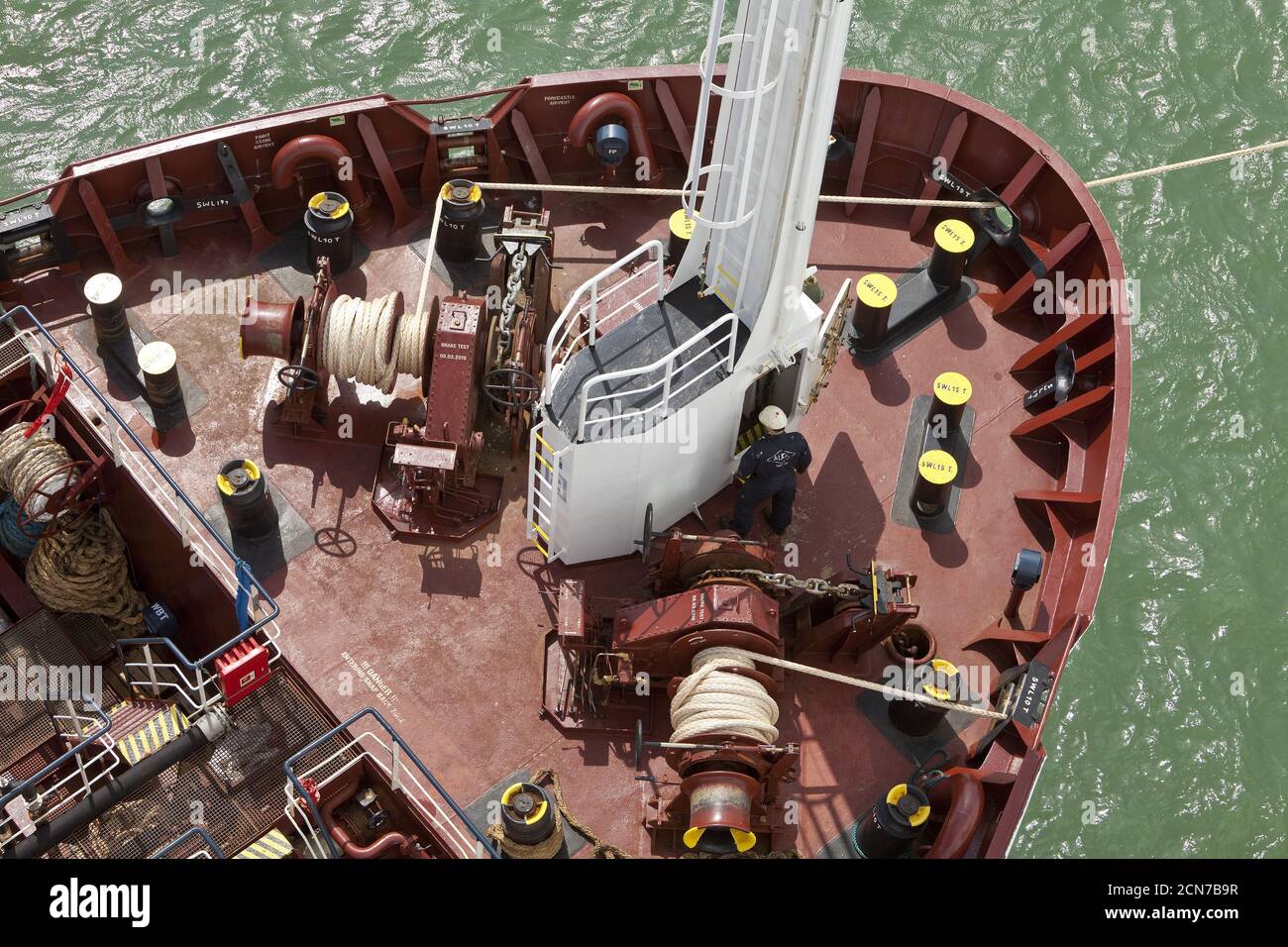 Autocisterna dall'alto nel porto, Hirtshals, Danimarca, Europa Foto Stock