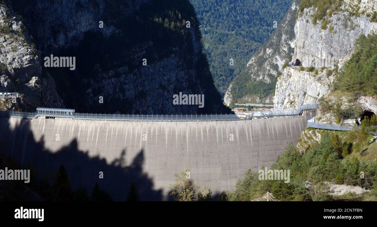 La diga di vajont, famigerata per il disastro e le più di 2000 vittime dell'ottobre 1963 Foto Stock