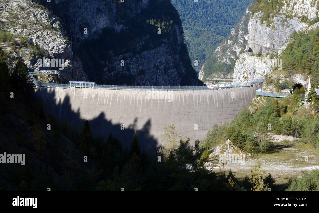 La diga di vajont, famigerata per il disastro e le più di 2000 vittime dell'ottobre 1963 Foto Stock