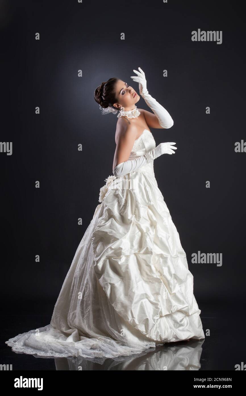 Giovane Bella Sposa Foto Stock