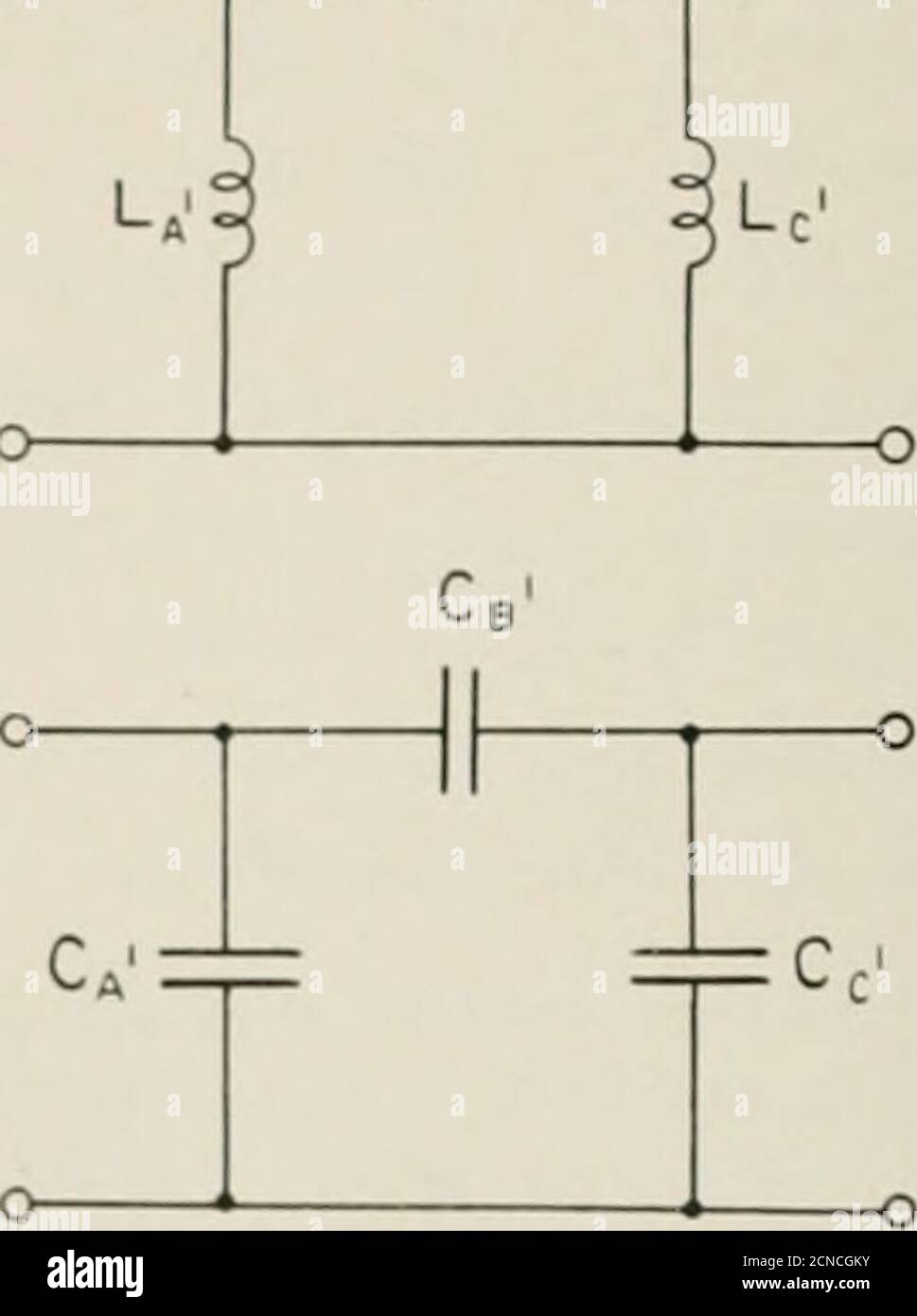 . La rivista tecnica Bell System . e 8a, SH. 8c, e 8d. Quindi, le seguenti sezioni del timone o VWW- -AW^ o -JWWV ZC Fig. 18-equivalenti T e ir r,tncrallzffl le reti indicate nella tabella II hanno, per le stesse caratteristiche di impedenza e di propagazione, una serie di varianti di configurazione ph-sical.4-6. 6-2, 3-.), 6-4, 2-6, 5-3, 4-5, 1-5, 3-6, 5-4, 5- 1,4-8,5-5, 6-6, 7-3, 6-3, 3-7, 4-7, 8-4 e 8-3. Degli equivalenti me.shes aventi tre terminali accessibili themost comune sono le reti T e TT familiari. Le navi di rela-zione generali che devono essere ossate per l'equipe-wilence di 7 Foto Stock