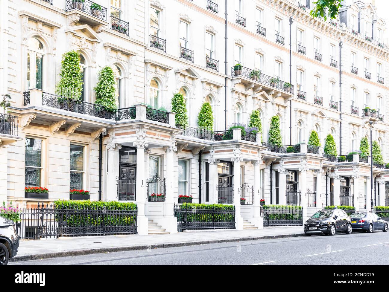 Una scena di strada a Belgravia, Londra, Inghilterra, Regno Unito, Europa Foto Stock