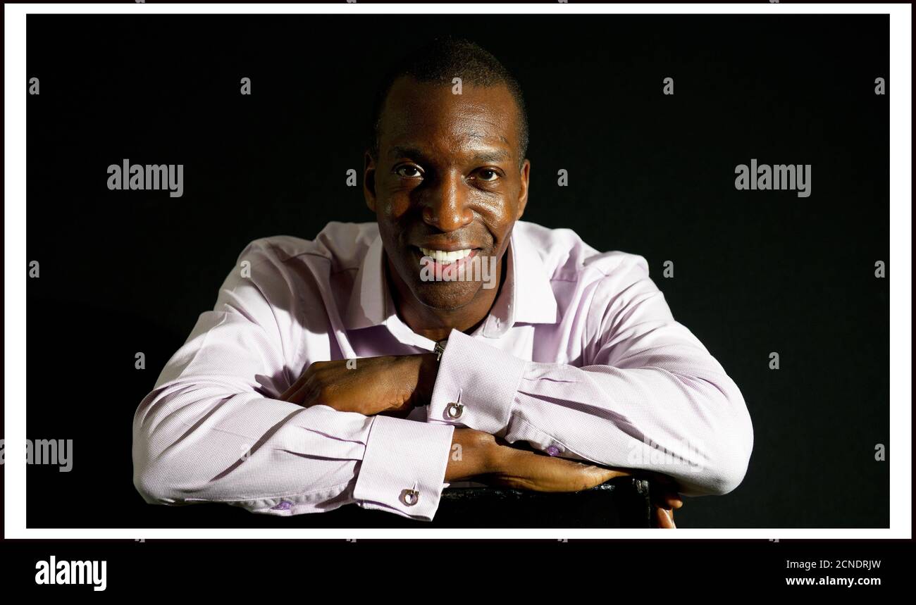 Quattro volte medaglia d'oro olimpica Michael Johnson, Londra, Gran Bretagna 02 novembre 2011. IMMAGINE DI CREDITO : © MARK PAIN / ALAMY STOCK FOTO Foto Stock