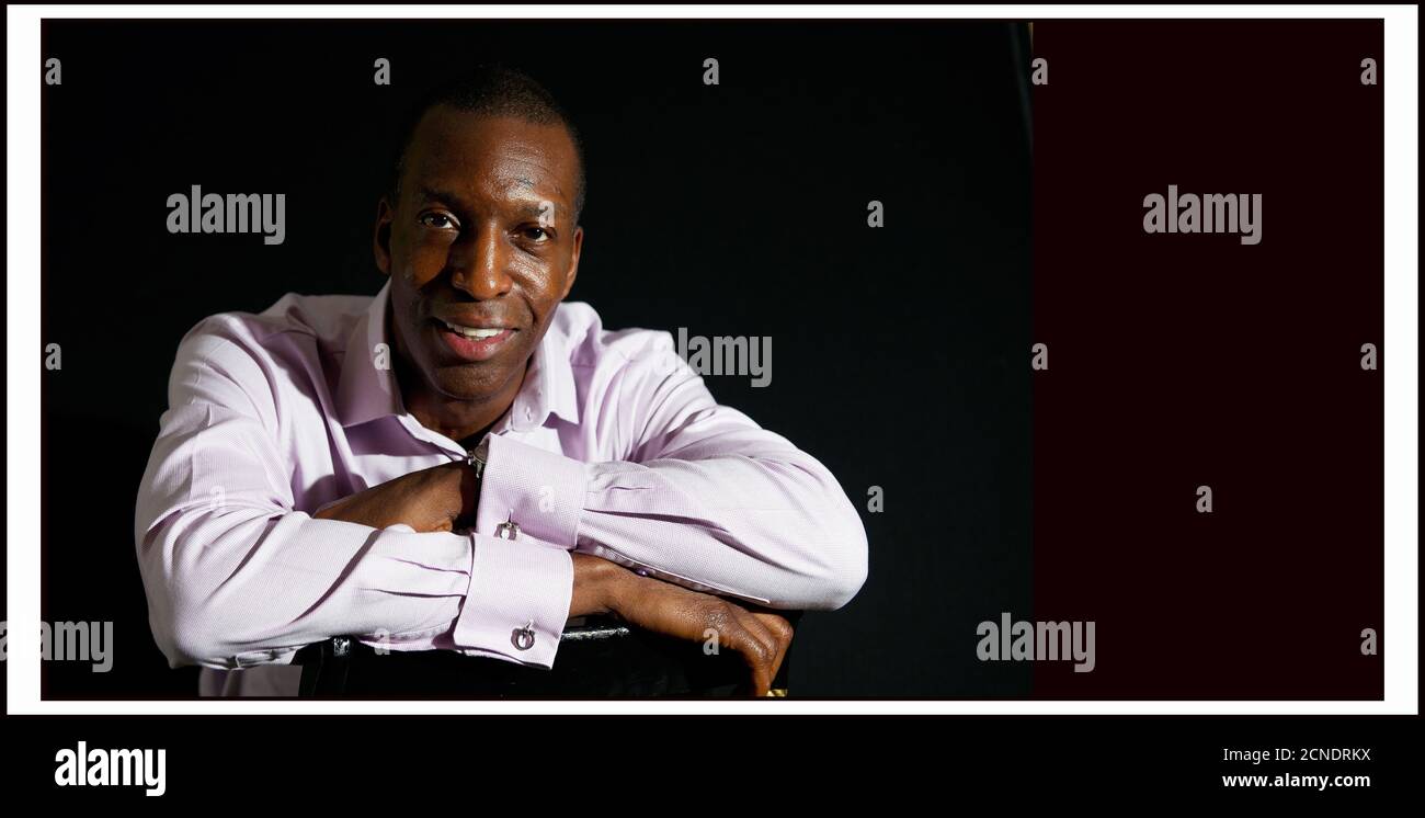 Quattro volte medaglia d'oro olimpica Michael Johnson, Londra, Gran Bretagna 02 novembre 2011. IMMAGINE DI CREDITO : © MARK PAIN / ALAMY STOCK FOTO Foto Stock