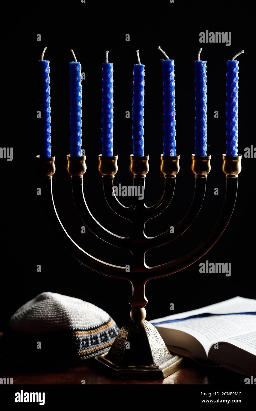Menorah, Kippah e Torah, simboli ebraici, Francia, Europa Foto Stock