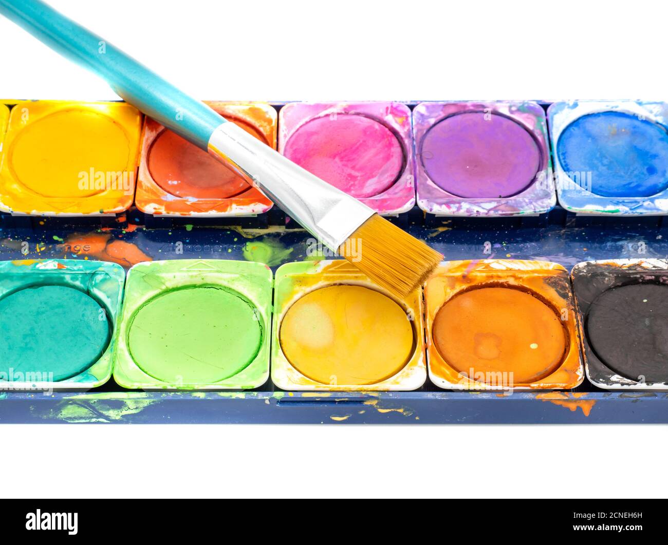 Vernice scatola di colore acqua con spazzola isolata Foto Stock