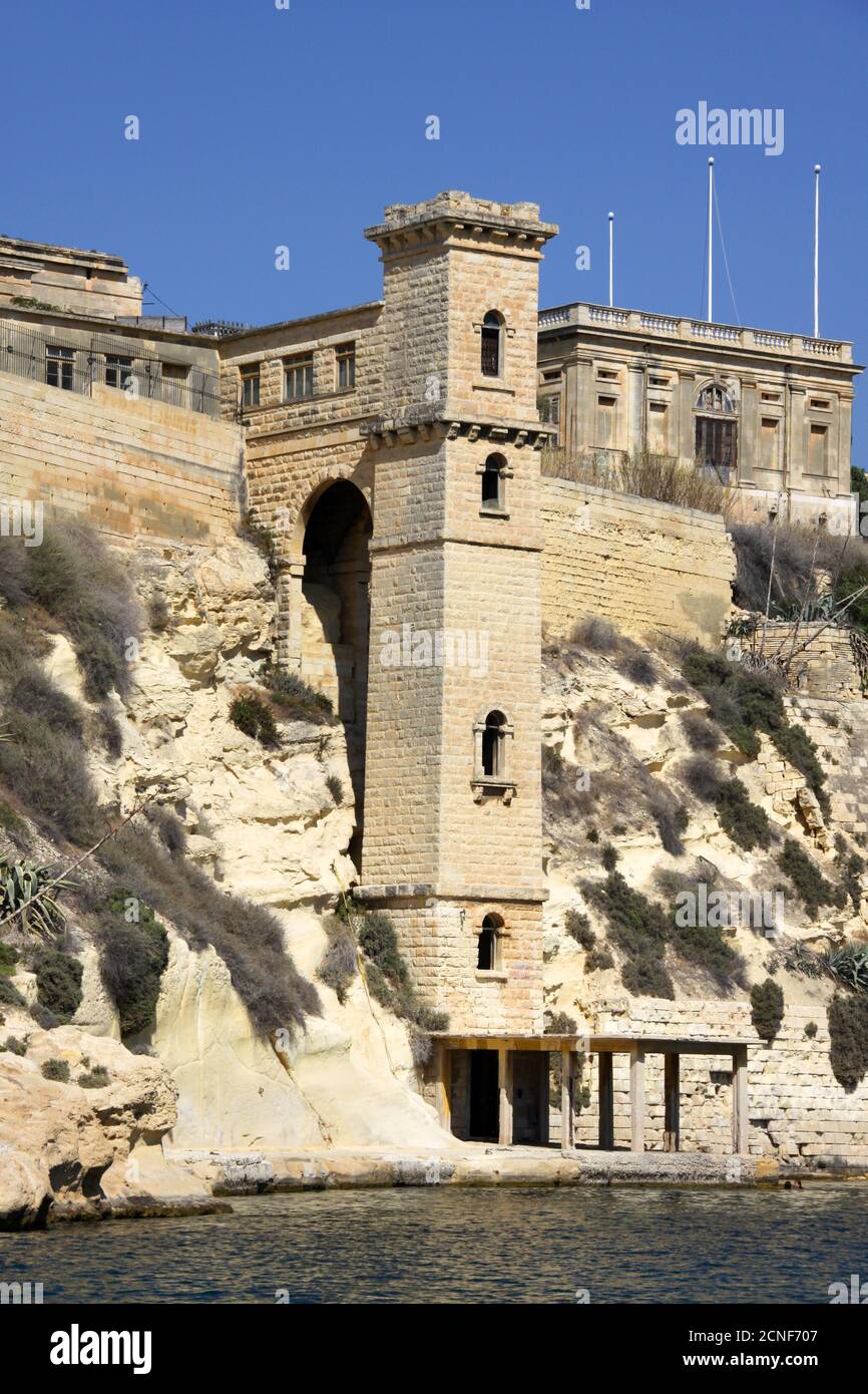 Dettaglio di Fort Ricasoli con vista sul Grand Harbour, Malta Foto Stock