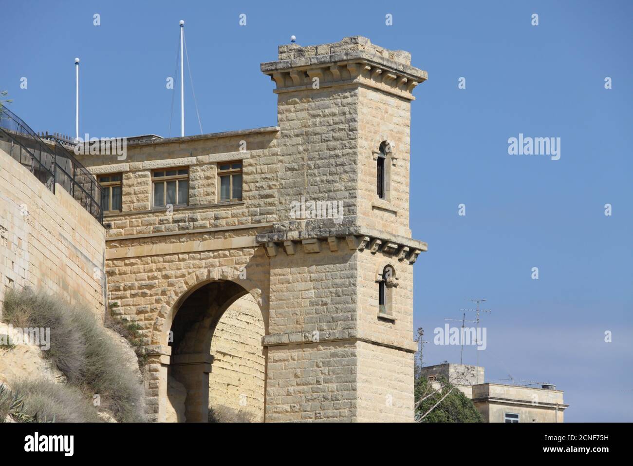 Dettaglio di Fort Ricasoli con vista sul Grand Harbour, Malta Foto Stock