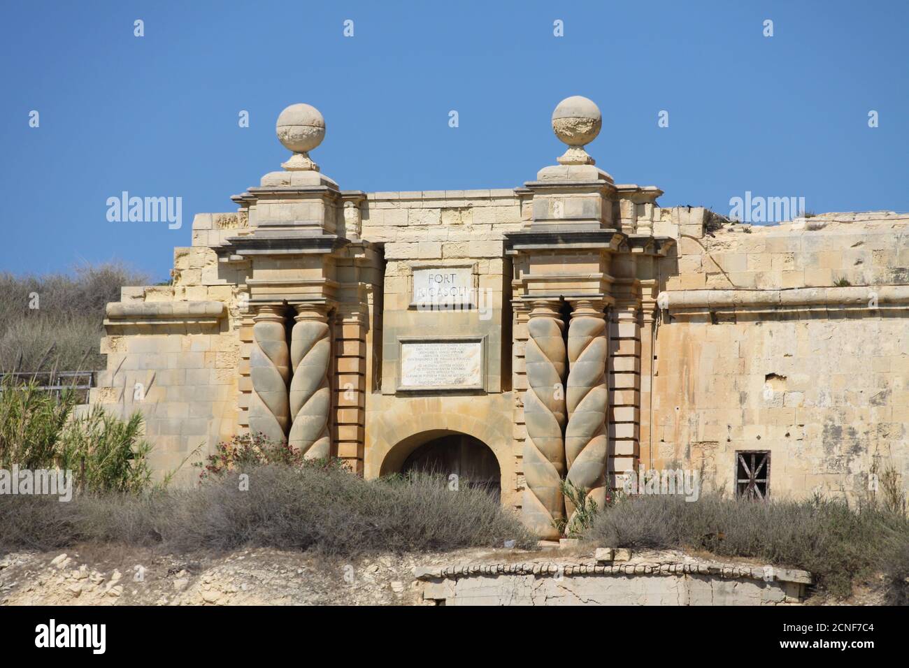 Dettaglio di Fort Ricasoli con vista sul Grand Harbour, Malta Foto Stock