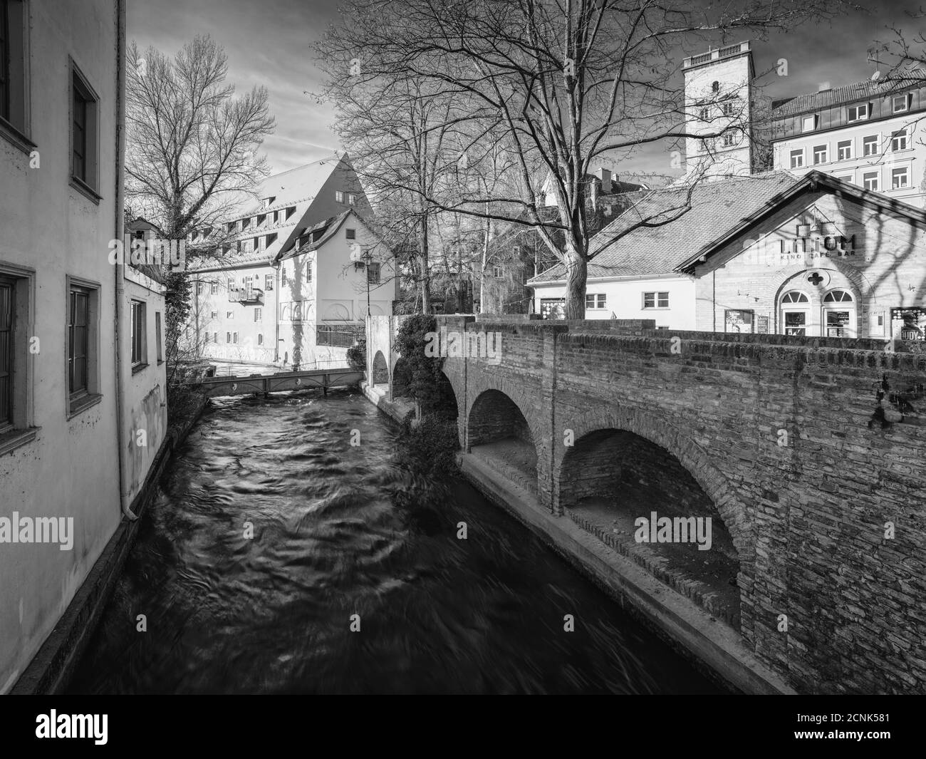 Acqua, acqua corrente, canale, mattoni, ponte, cavalcavia, casa, città vecchia, pendio, torre, edificio storico, monumento storico, attrazione storica, Foto Stock