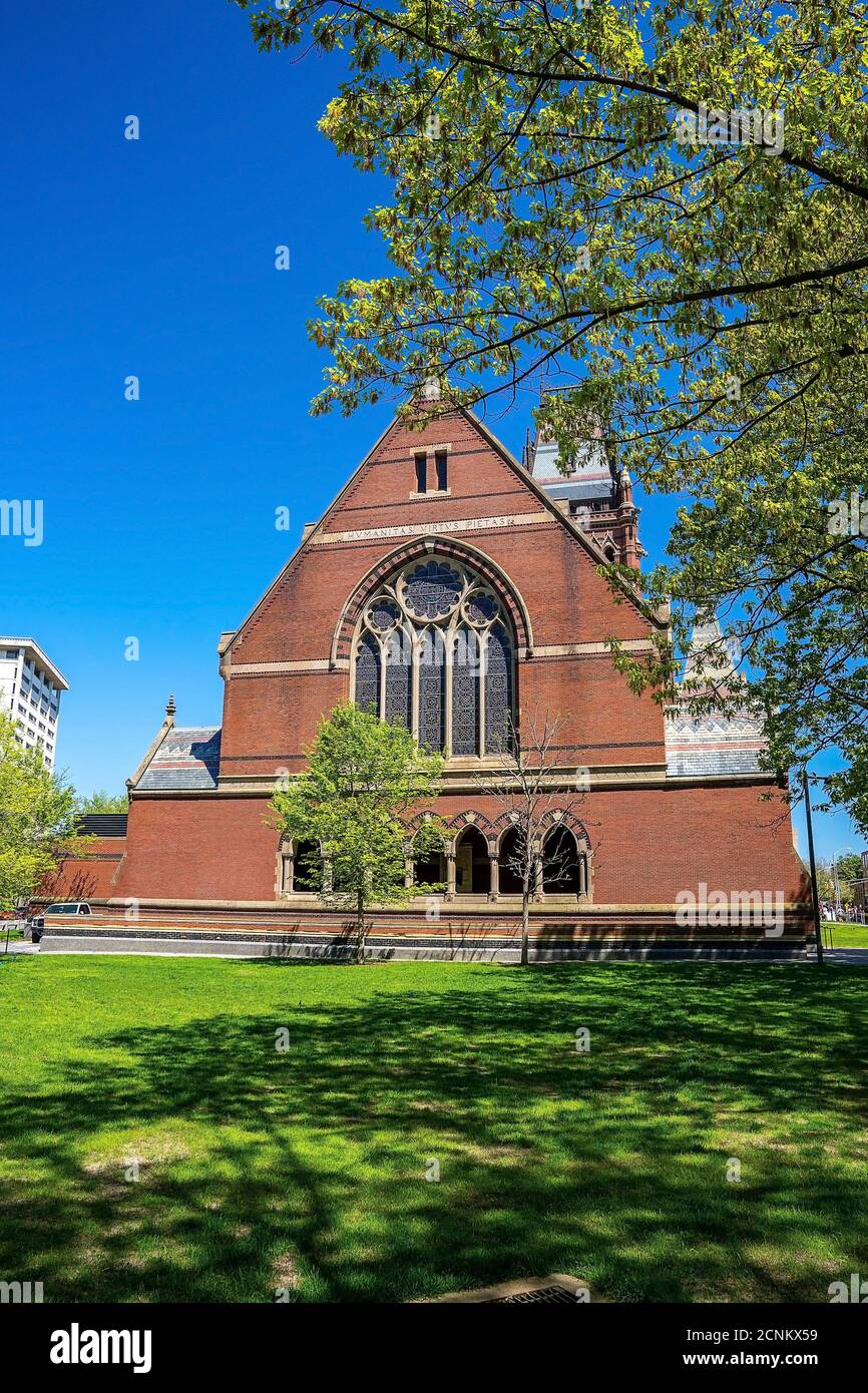 Immagine verticale dell'edificio dell'Università di Harvard a Boston, Massachusetts, Stati Uniti Foto Stock