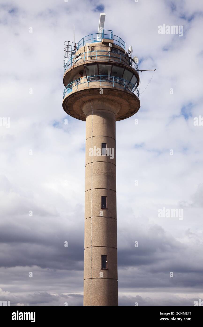 Stazione di osservazione della Torre Calshot gestita dal National Coastwatch Institute (NCI). Foto Stock