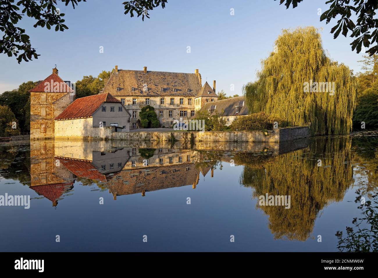 Moated Castle Tatenhausen, Halle, East Westfalia, Nord Reno-Westfalia, Germania, Europa Foto Stock