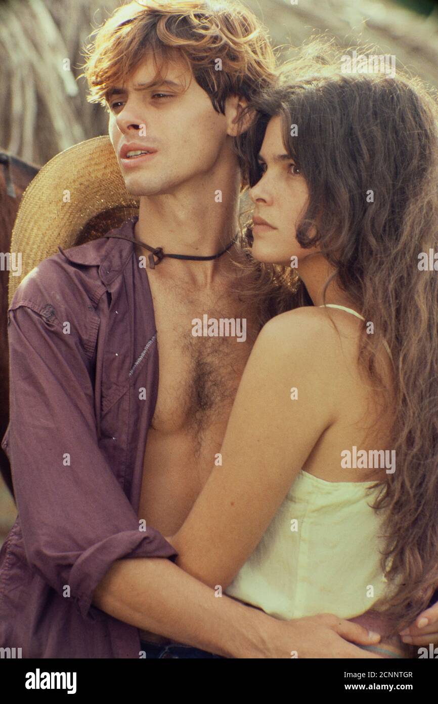 Pantanal, telenovela brasiliana – TV serial drama , soap opera - originariamente in onda nel 1990 su Rede Manchete – rete televisiva brasiliana extintic nel 1999 - scritto da Benedito Ruy Barbosa e diretto da Jayme Monjardim - attori Marcos Winter e cristiana Oliveira durante la registrazione. La regione Pantanal, il cui nome deriva dalla parola portoghese pântano - che significa palude - è uno dei più grandi ecosistemi di zone umide di acqua dolce del mondo. La regione è stata definita un paradiso ecologico. Foto Stock