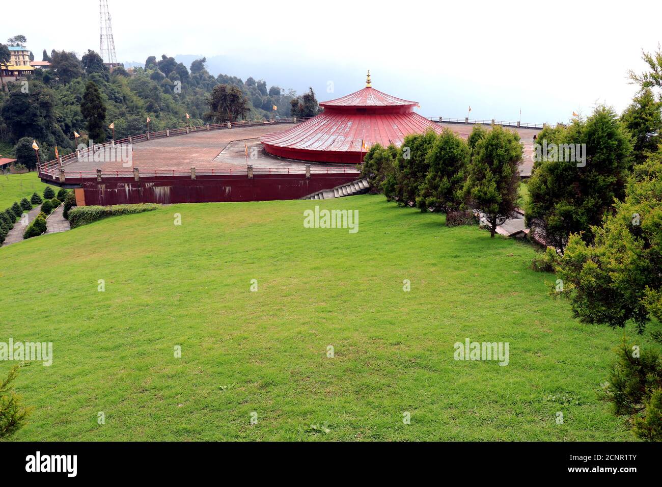 Buddha Parco di Ravangla a Sikkim, India. Statua del Buddha di Gautam nel Parco del Buddha di Ravangla nel Sikkim del Sud. Decorazione esterna del Parco del Buddha. Foto Stock