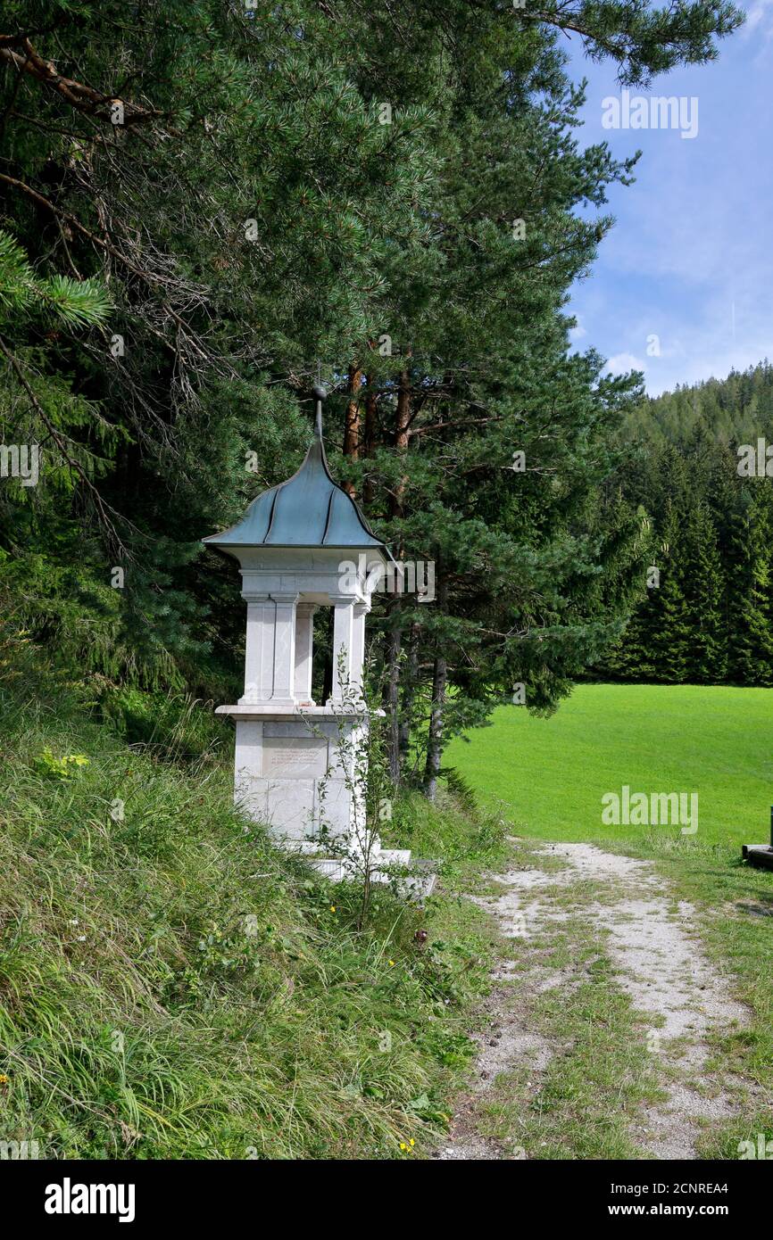 Una stazione di preghiera per il cammino dei pellegrini a Mariazell, Steiermark, Austria Foto Stock