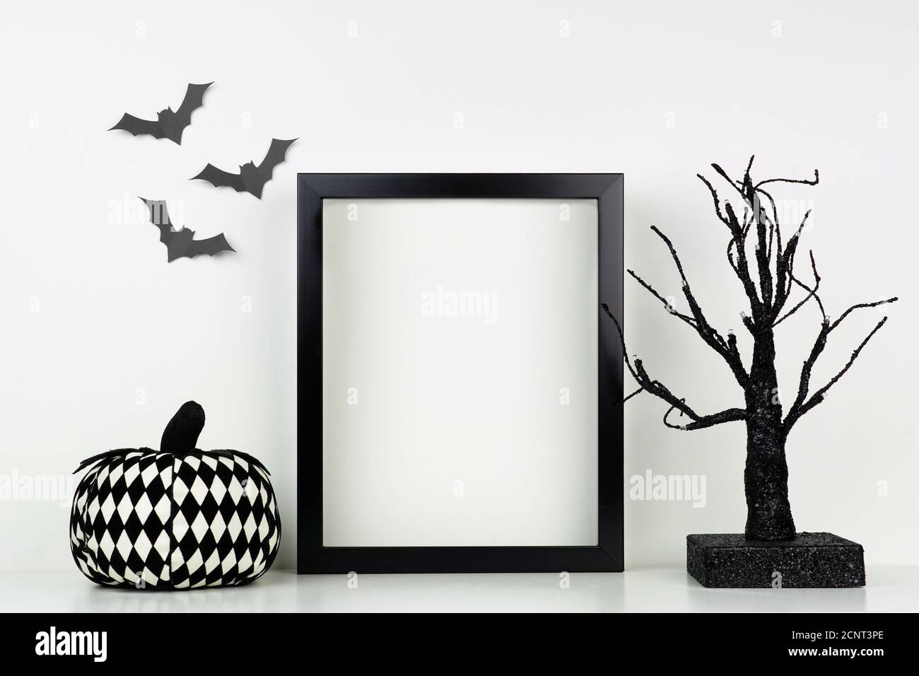 cornice, mockup, halloween, bianco, autunno, zucca, casa, sfondo, poster, tavolo, parete, arredamento, foto, vacanza, design, scrivania, mock, arte, interio Foto Stock