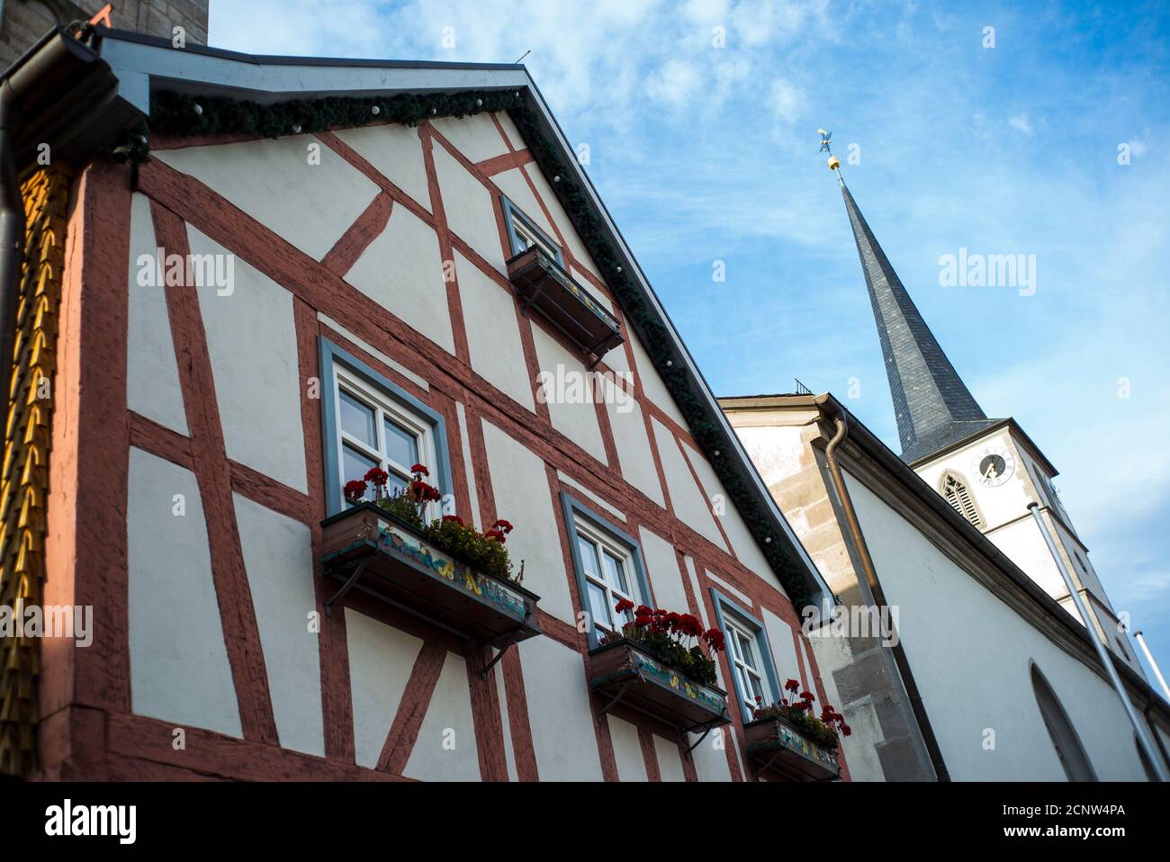 Bischofsheim di fronte al Rhoen, bassa Franconia, Baviera, Germania, a graticcio, Stadtpfarrkirche St, Georg Foto Stock