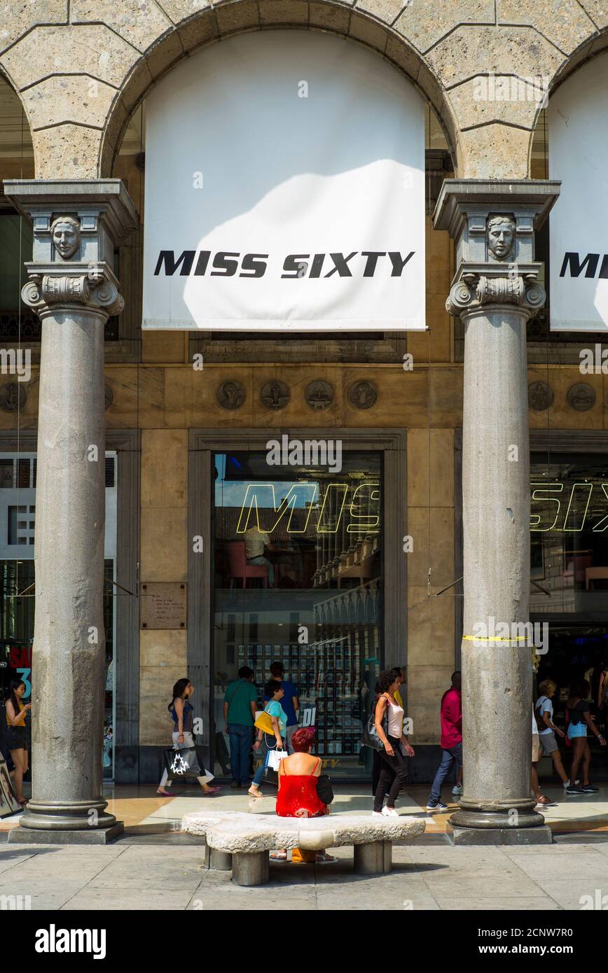 Miss Sixty Store, centro, Milano, Lombardia, Italia Foto stock - Alamy