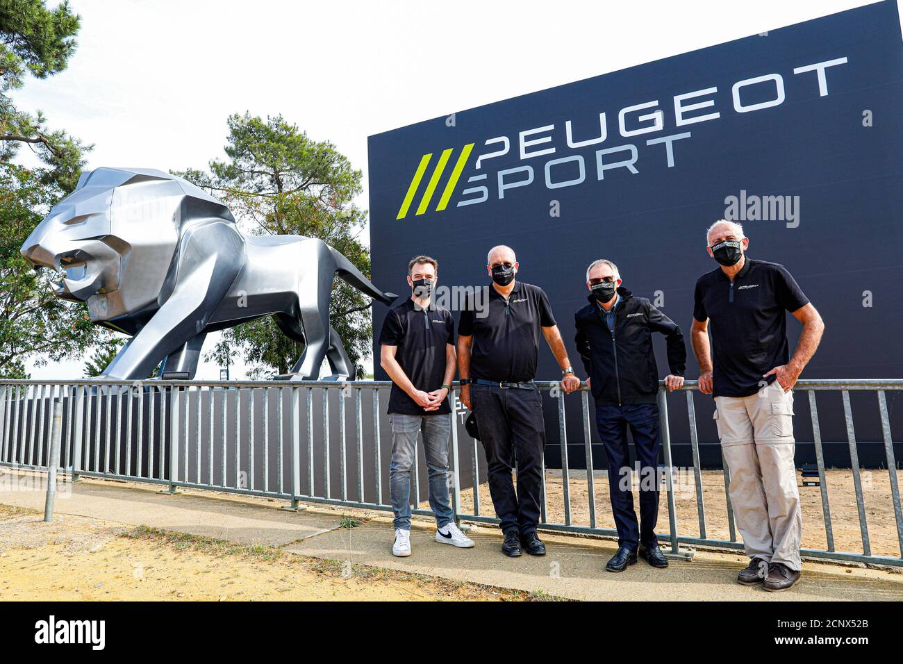 Le Mans, Francia. 18 Settembre 2020. Lion Peugeot Sport, Jean-Marc Finot, Directeur Motorsport Groupe PSA, TAVARES Carlos CEO groupe PSA, Jean-Philippe Imparato, Directeur de la Marque Peugeot azione durante le sessioni di qualifica e Hyperpole della 2020 24 ore di le Mans, 7° appuntamento del Campionato Mondiale FIA Endurance 2019-20 sul circuito des 24 Heures du Mans, dal 16 al 20 settembre 2020 a le Mans, Francia - Foto Frederic le Floc'h/DPPI Credit: LM/DPPI/Frederic le Floc H/Alamy Live News Foto Stock