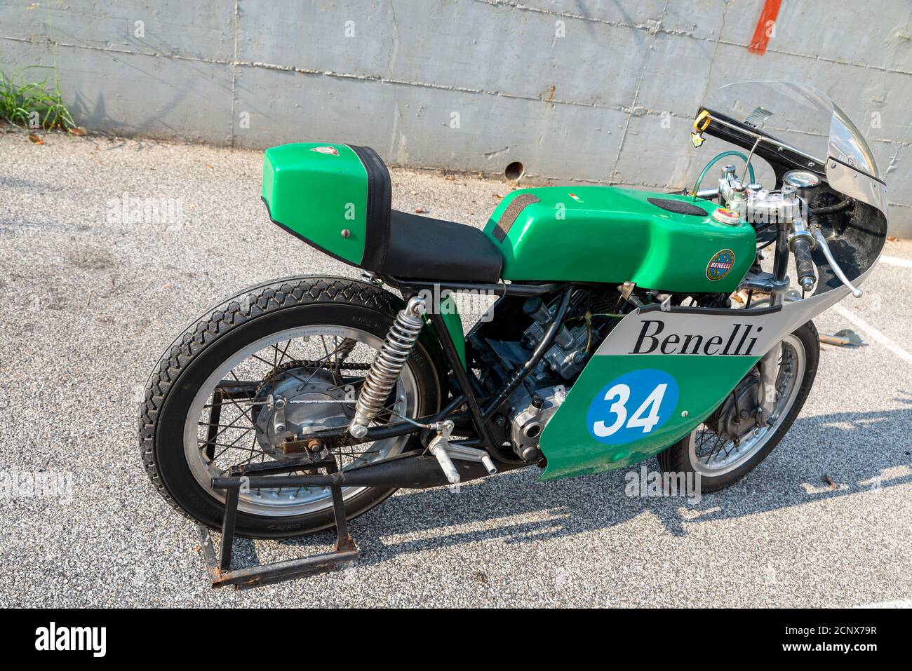 TERNI, ITALIA SETTEMBRE 18 2020:dettaglio di una moto d'epoca benelli 250  Foto stock - Alamy