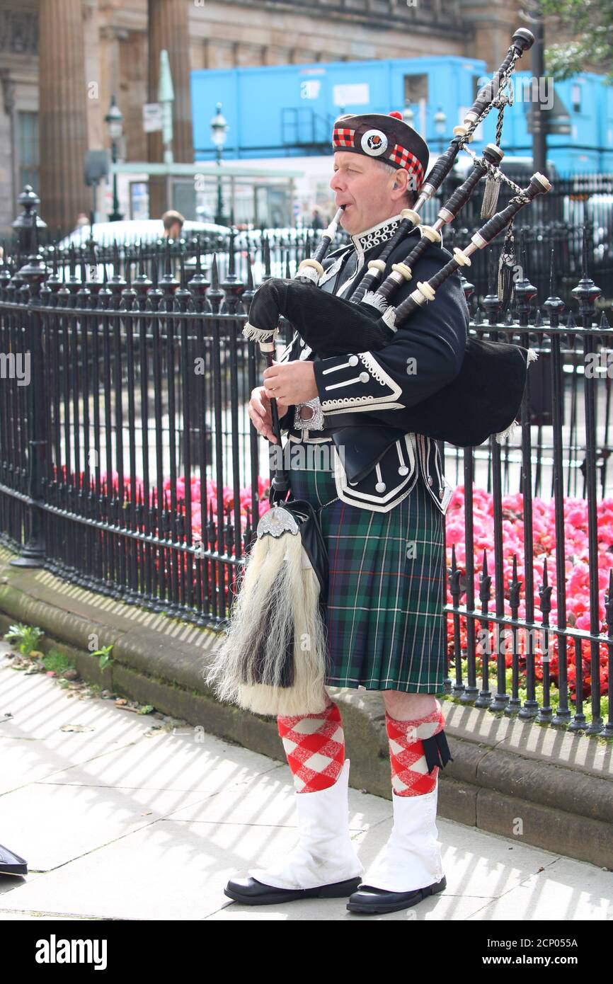 Bampes Player Busking a Edimburgo, Scozia Foto Stock