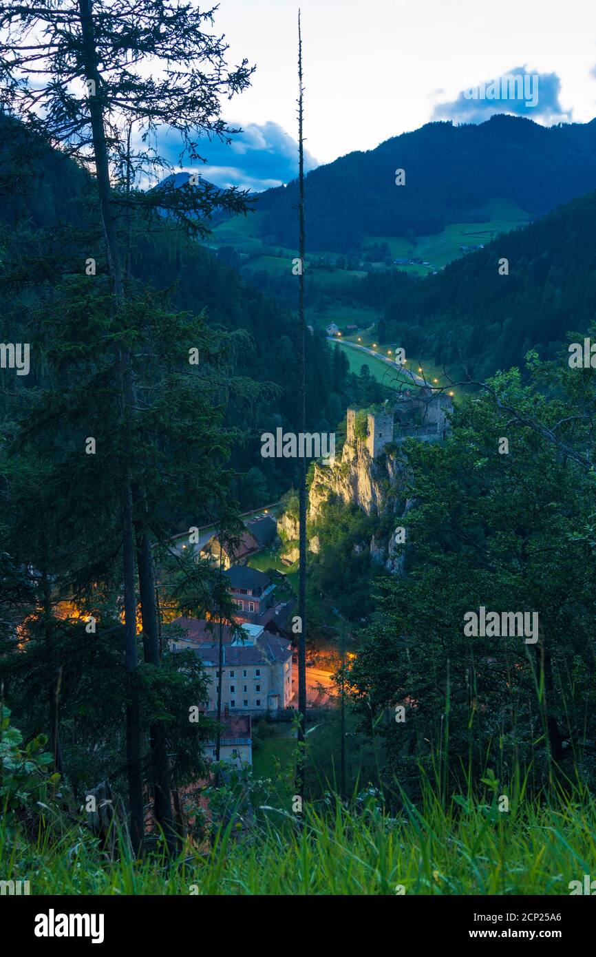 Thörl, Castello Schachenstein (rovina), montagne Hochschwab a Hochsteiermark, Steiermark / Stiria, Austria Foto Stock