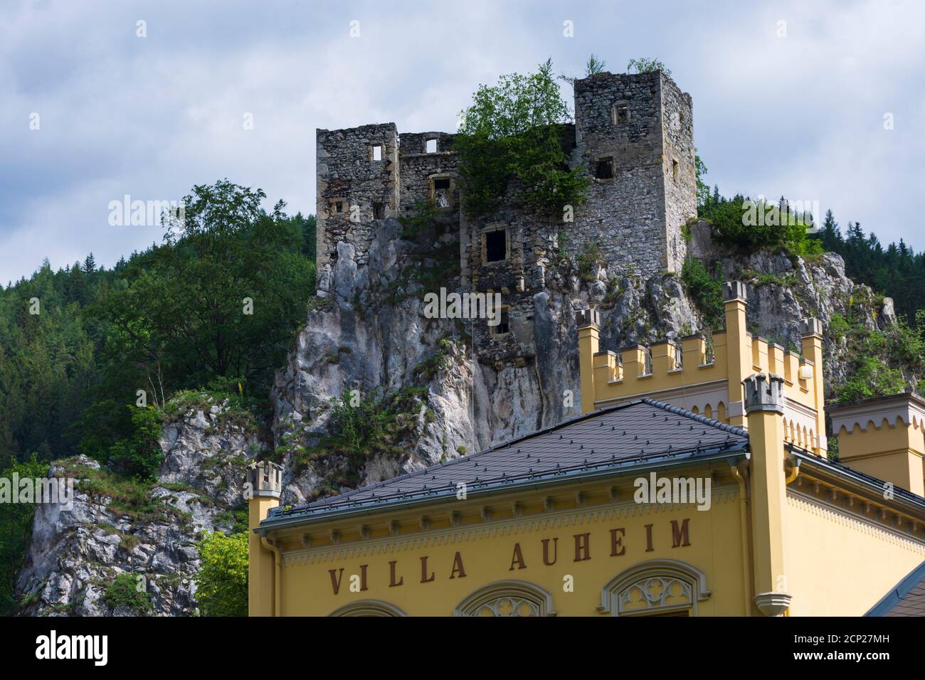 Thörl, Castello di Schachenstein (rovina), Villa Auheim a Hochsteiermark, Steiermark / Stiria, Austria Foto Stock