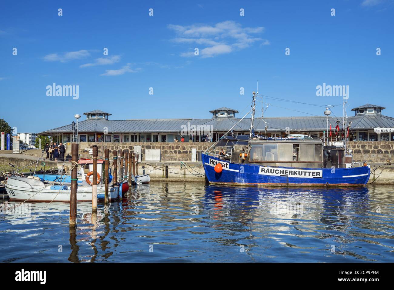 Taglierina nel porto di Sassnitz, Isola di Ruegen, Meclemburgo-Pomerania occidentale, Germania Foto Stock